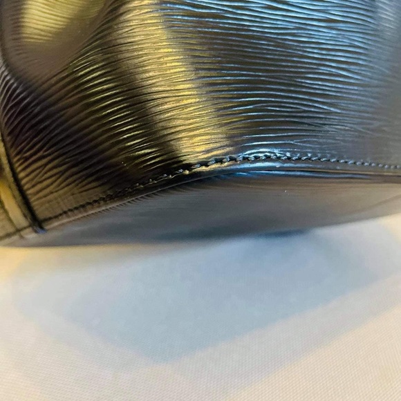 LV Pétit Noé Épi leather bag - Picture 11 of 16